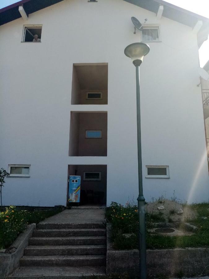 Apartman Pivsko Jezero Hotel Pluzine Exterior photo